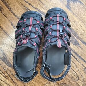 Khombu Black and Red Sandals